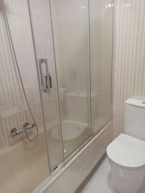 Casa Andaina — Baño completo con bañera